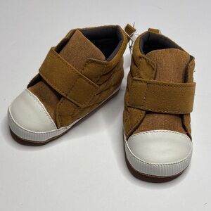 Old Navy Quilted Booties Crib Shoes Brown  Size 12-18 Months